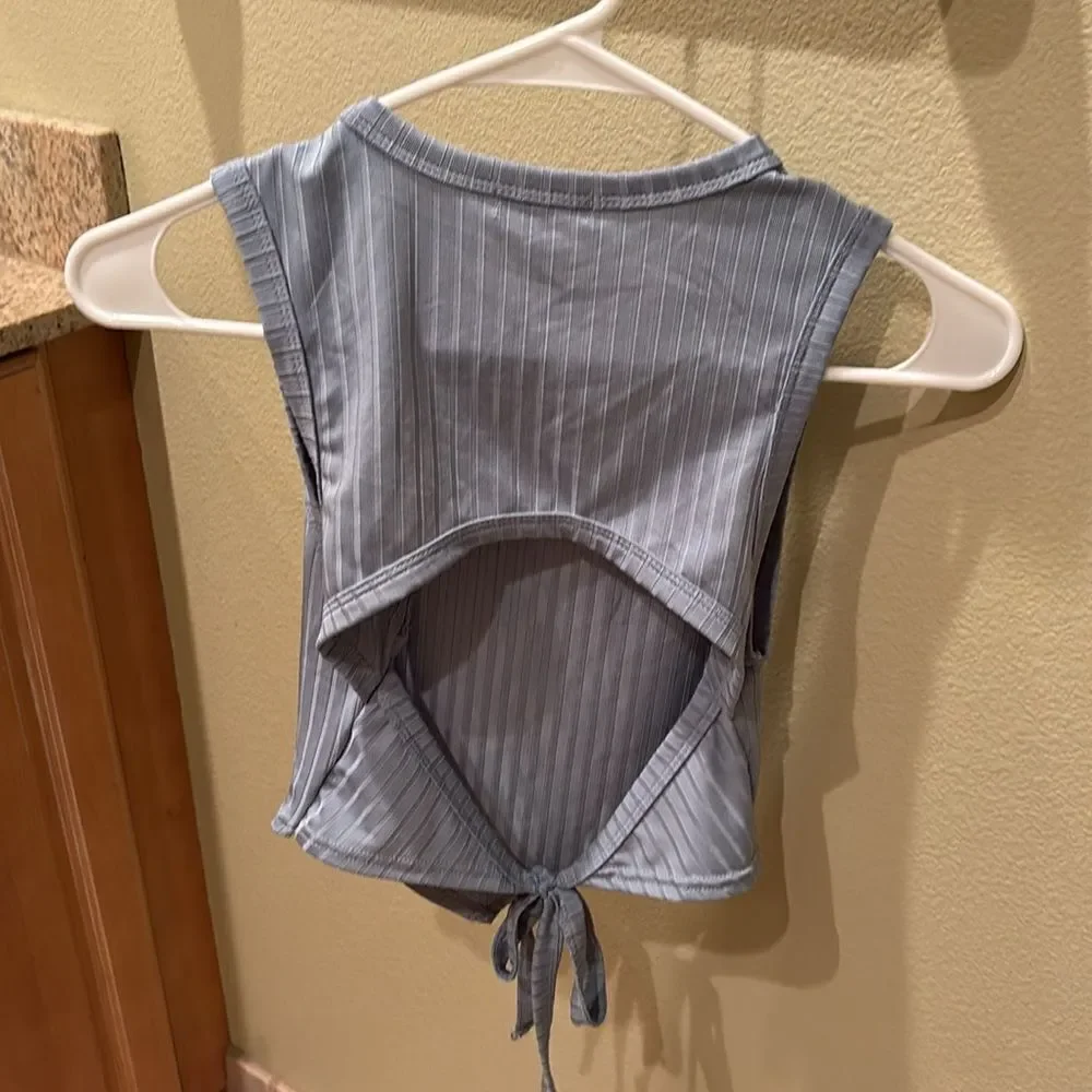 Better Be woman's silky baby blue striped shirt with a cut out in the back - Picture 7 of 12
